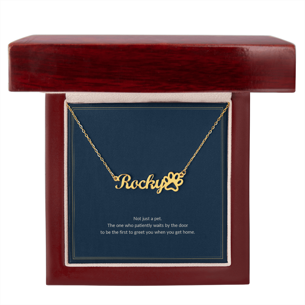 Paw Print Name necklace, 18k yellow gold, on a keepsake card for Friend, in a luxury wooden box